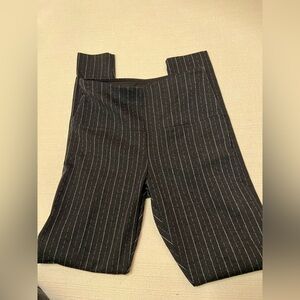 Lysse charcoal Black Pinstripe Leggings Size S